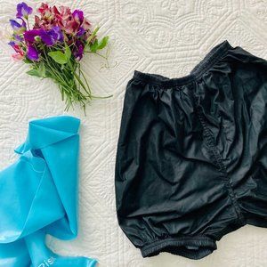 bullet pointe - *reversible* black/grey trashbag shorts